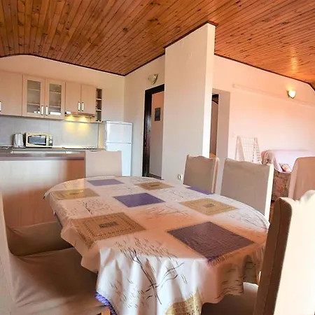 Apartament Loris Lopar