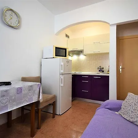 Loris Apartment *
